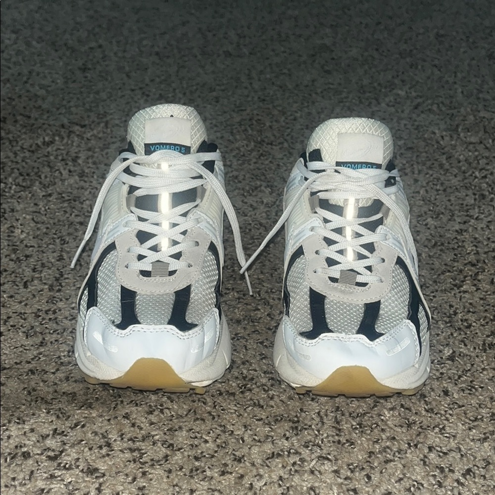Vomero 5 Nike Shoes